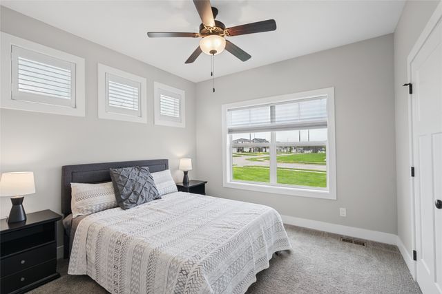 16236 Goldenrod Drive, Urbandale, IA 50323