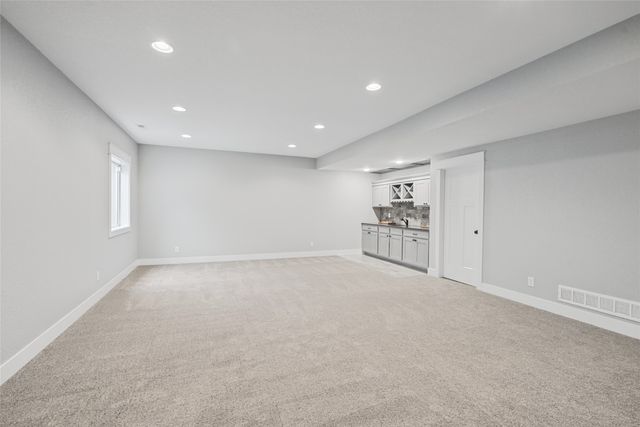 16236 Goldenrod Drive, Urbandale, IA 50323