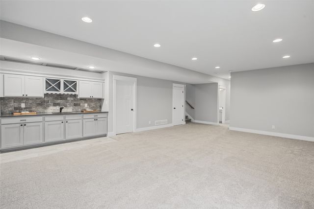 16236 Goldenrod Drive, Urbandale, IA 50323
