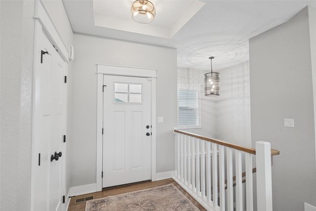16236 Goldenrod Drive, Urbandale, IA 50323
