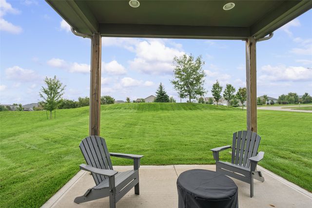 16236 Goldenrod Drive, Urbandale, IA 50323