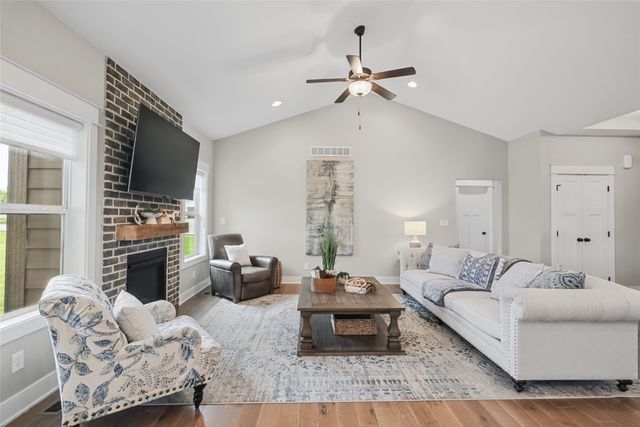 16236 Goldenrod Drive, Urbandale, IA 50323