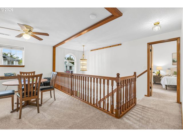 1247 E PIONEER Loop, La Center, WA 98629