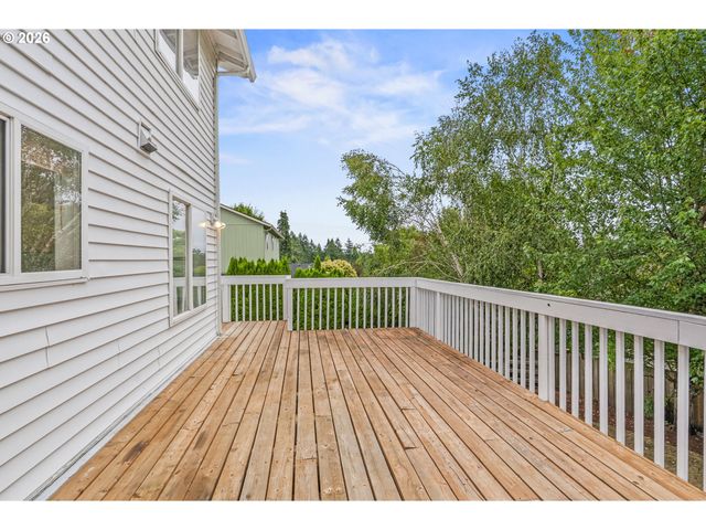 1247 E PIONEER Loop, La Center, WA 98629