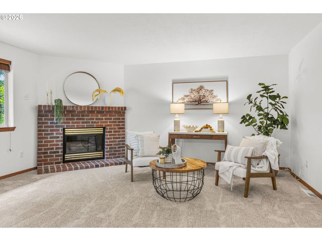 1247 E PIONEER Loop, La Center, WA 98629