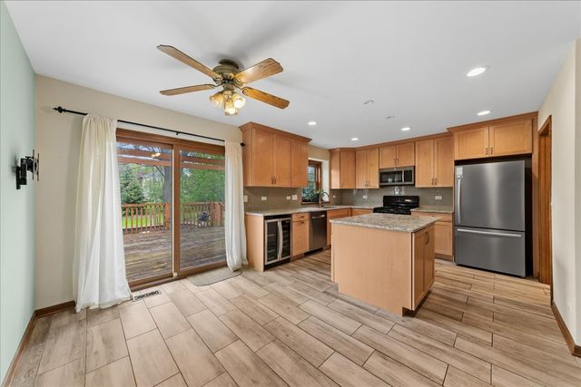 1335 Gaslight Drive, Algonquin, IL 60102