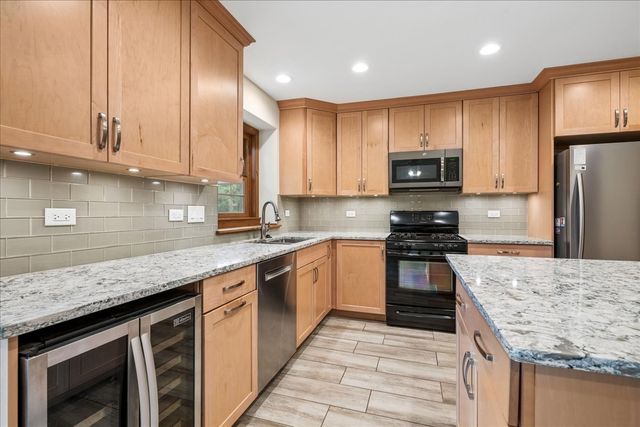 1335 Gaslight Drive, Algonquin, IL 60102