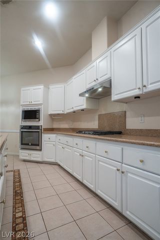 7861 Darby Avenue, Las Vegas, NV 89117