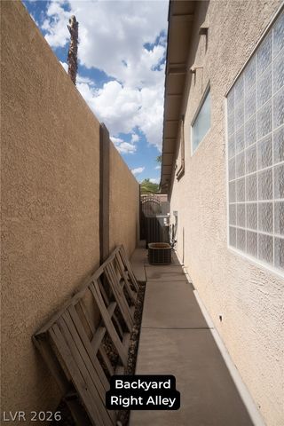 7861 Darby Avenue, Las Vegas, NV 89117