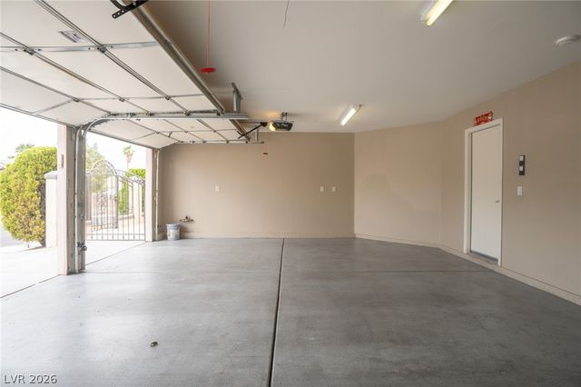 7861 Darby Avenue, Las Vegas, NV 89117