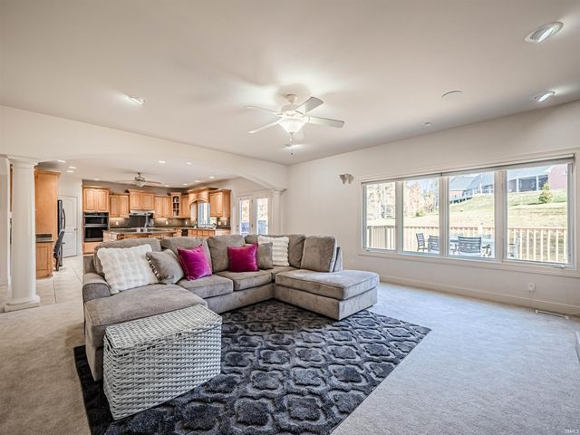 11015 Scouts Way, Evansville, IN 47725