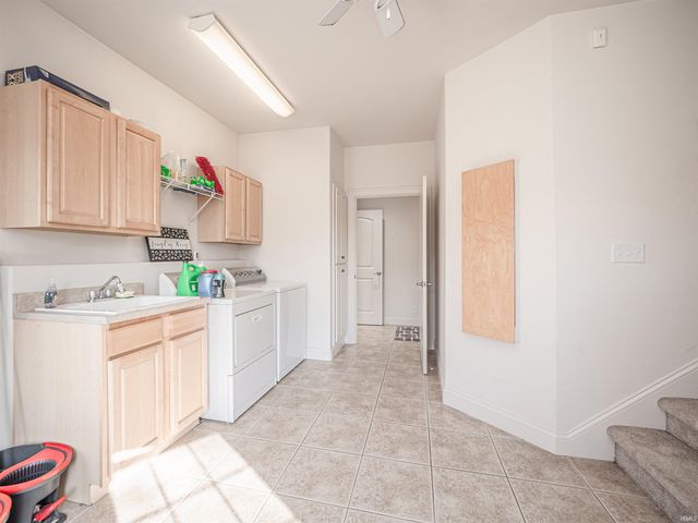 11015 Scouts Way, Evansville, IN 47725