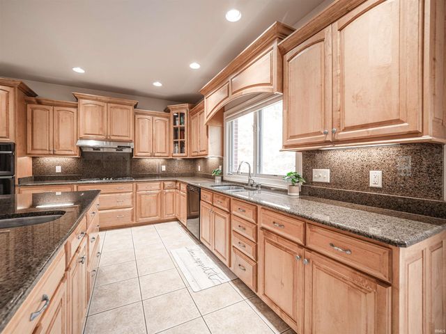 11015 Scouts Way, Evansville, IN 47725