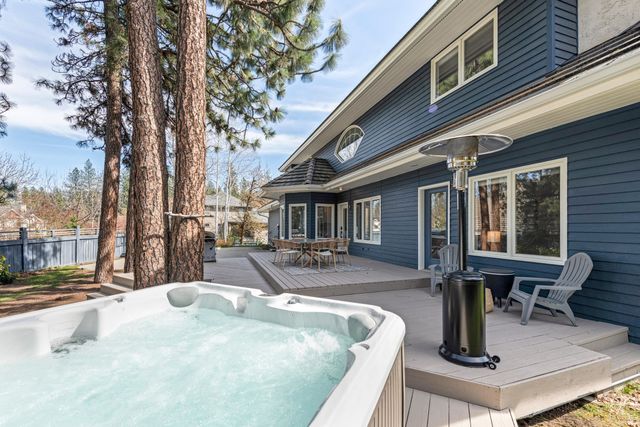 2010 E OVERBLUFF Ct, Spokane, WA 99203