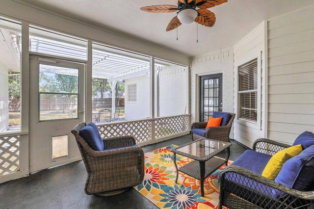 221 Lake Grove Drive, Coldspring, TX 77331