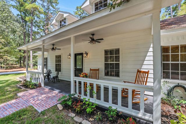 221 Lake Grove Drive, Coldspring, TX 77331