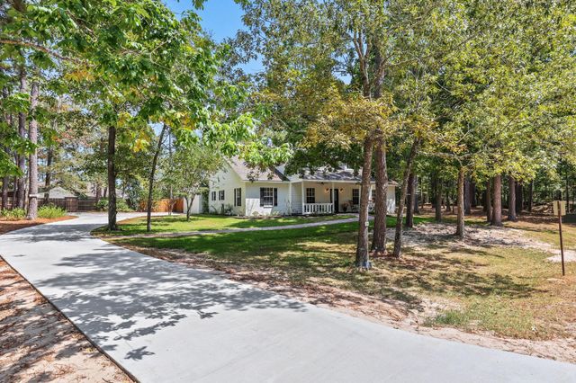 221 Lake Grove Drive, Coldspring, TX 77331