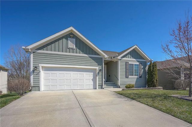 1817 Prairie Grass Drive, Raymore, MO 64083