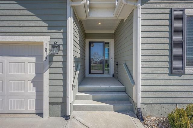 1817 Prairie Grass Drive, Raymore, MO 64083