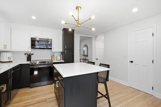 2 Captiva Rd C, Walpole, MA 02081
