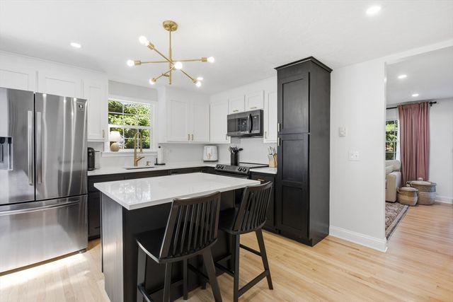 2 Captiva Rd C, Walpole, MA 02081
