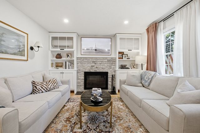2 Captiva Rd C, Walpole, MA 02081