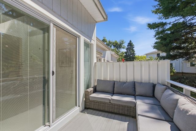 2 Captiva Rd C, Walpole, MA 02081