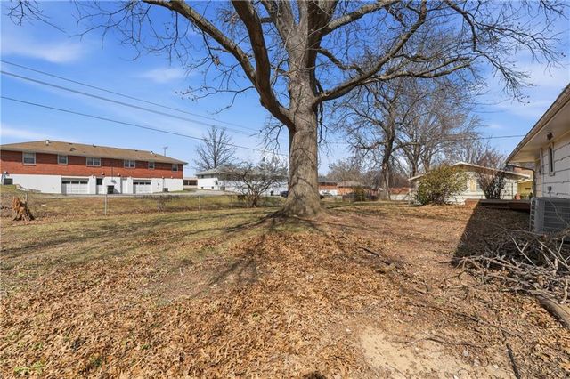 7316 Cedar Avenue, Raytown, MO 64133