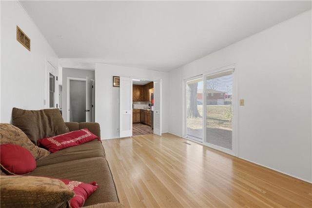 7316 Cedar Avenue, Raytown, MO 64133