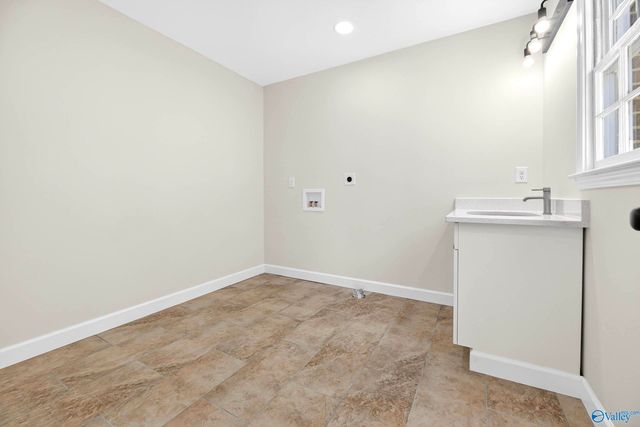 100 Norwood Drive, Rainbow City, AL 35906