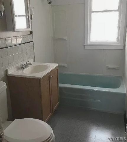 246 Carl Street, Buffalo, NY 14215