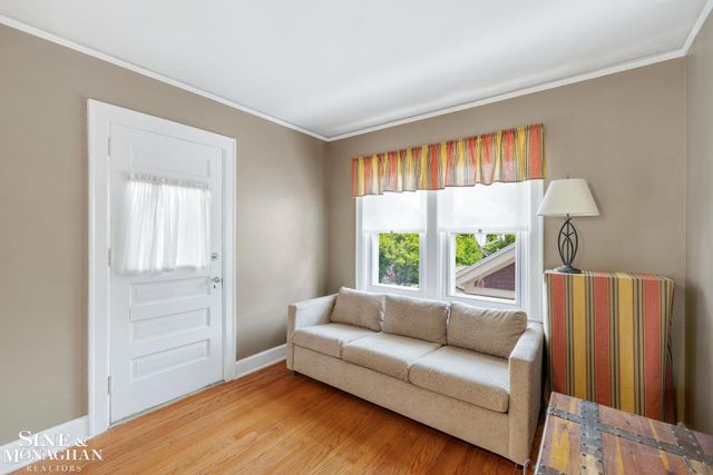 432 Calvin Avenue, Grosse Pointe, MI 48236