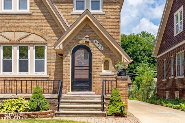 432 Calvin Avenue, Grosse Pointe, MI 48236