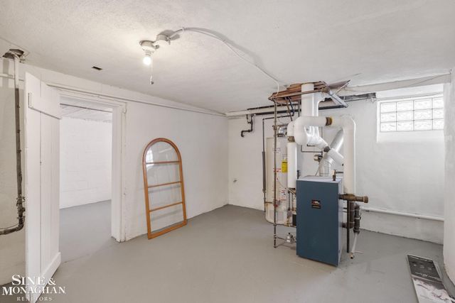 432 Calvin Avenue, Grosse Pointe, MI 48236