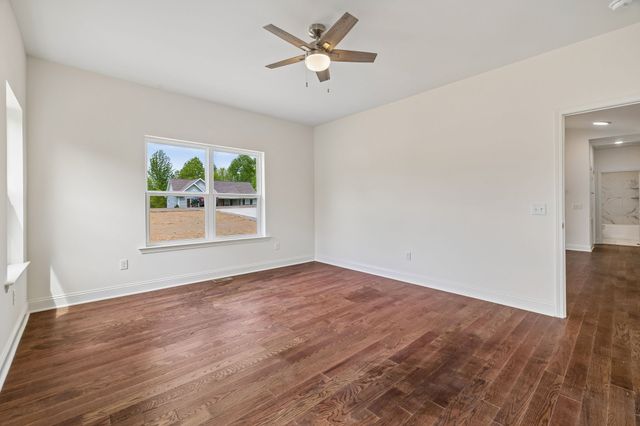553 Skyview Dr, Ashland City, TN 37015