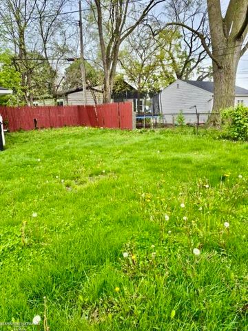 25064 Ronald Road, Roseville, MI 48066