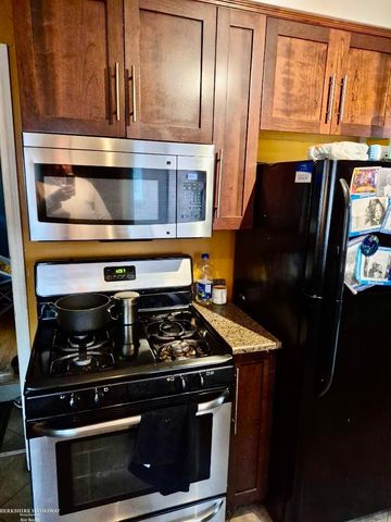 25064 Ronald Road, Roseville, MI 48066