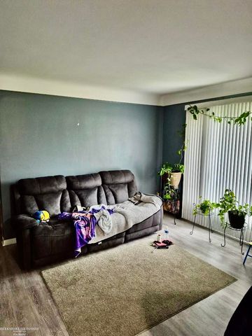 25064 Ronald Road, Roseville, MI 48066