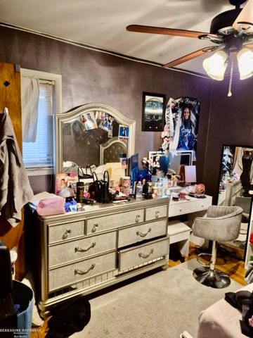 25064 Ronald Road, Roseville, MI 48066