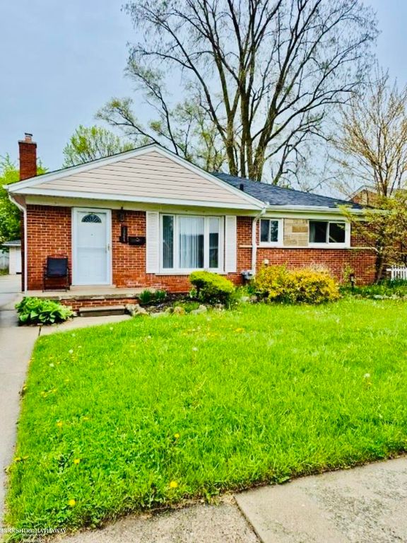 25064 Ronald Road, Roseville, MI 48066