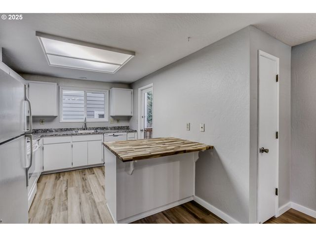 33 ORIOLE Ln, Lake Oswego, OR 97035