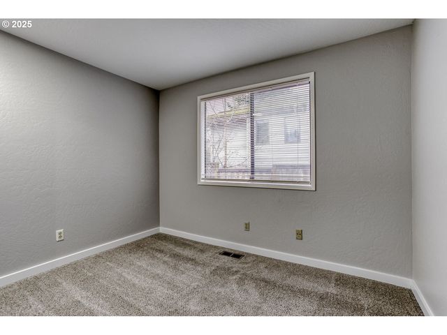 33 ORIOLE Ln, Lake Oswego, OR 97035