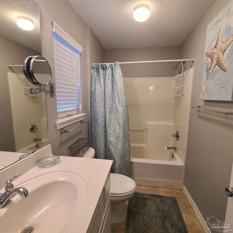 8436 Gulf Blvd, Navarre, FL 32566