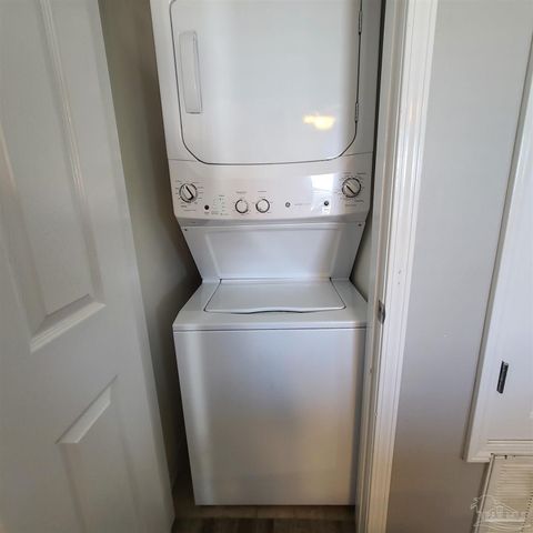 8436 Gulf Blvd, Navarre, FL 32566