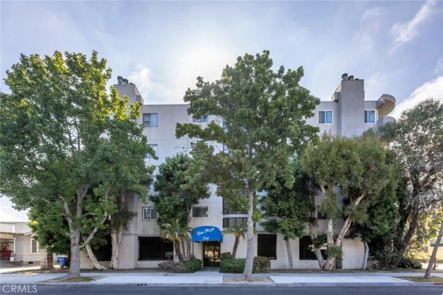 726 Elm Avenue 404, Long Beach, CA 90813