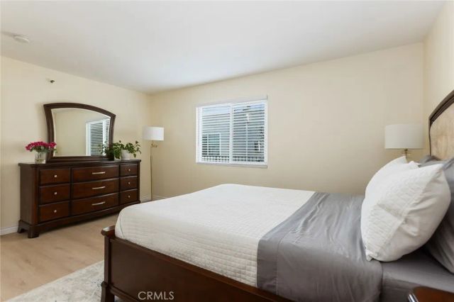 726 Elm Avenue 404, Long Beach, CA 90813