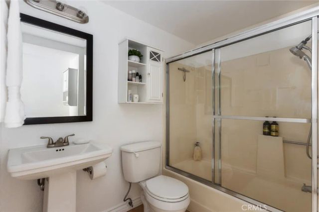 726 Elm Avenue 404, Long Beach, CA 90813