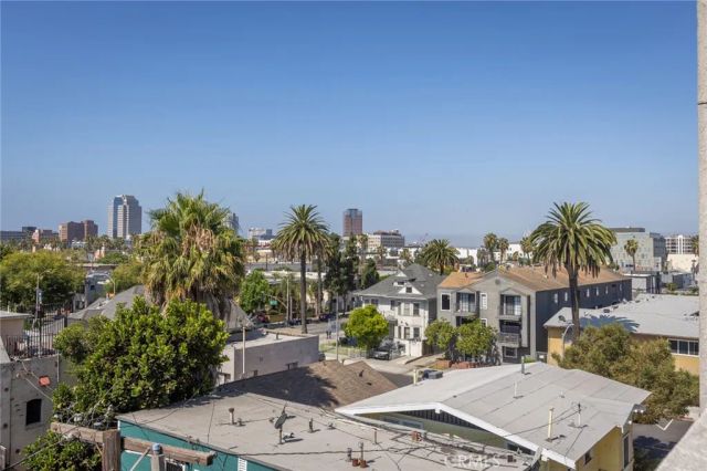 726 Elm Avenue 404, Long Beach, CA 90813