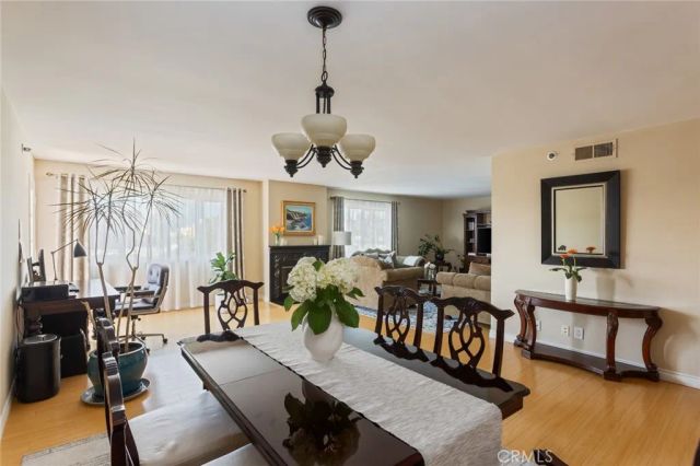 726 Elm Avenue 404, Long Beach, CA 90813