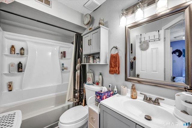 44 Carriage Crossing Lane 44, Middletown, CT 06457